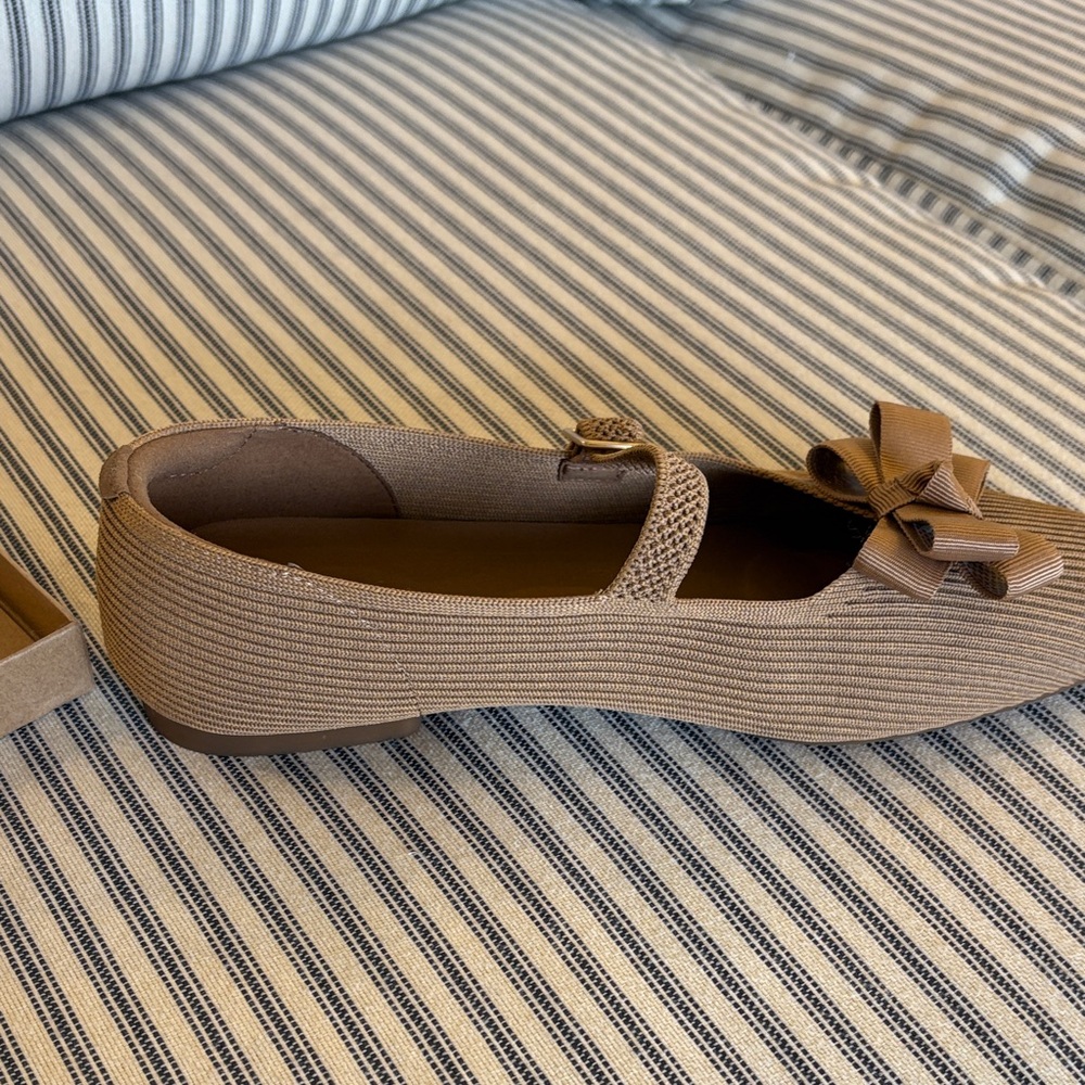 VIVAIA Women's Tan Square Toed Mary Jane Flats - Picture 10 of 14